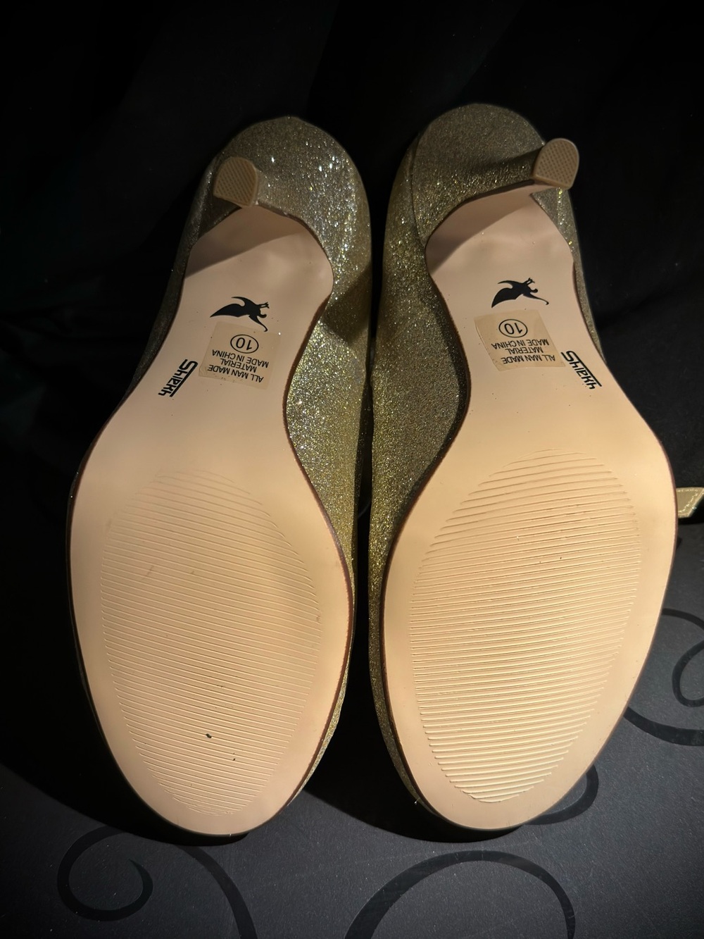 Gold glitter Mary Jane’s - Picture 7 of 11